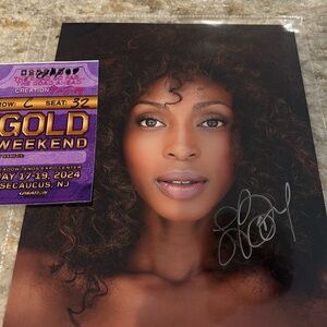 Lisa Berry Autographed Photo
